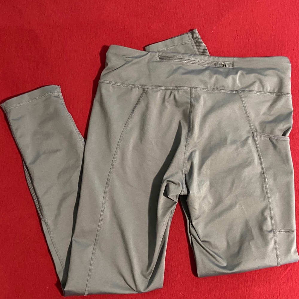 Nike Dri-Fit Capri Leggings - Picture 2 of 4